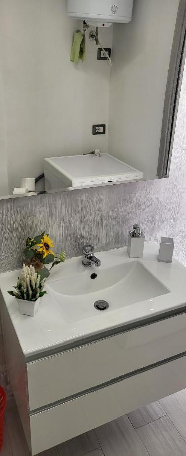 몰라디바리 Holithªy Molª B&B 외부 사진
