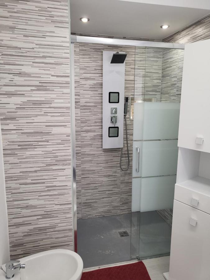몰라디바리 Holithªy Molª B&B 외부 사진